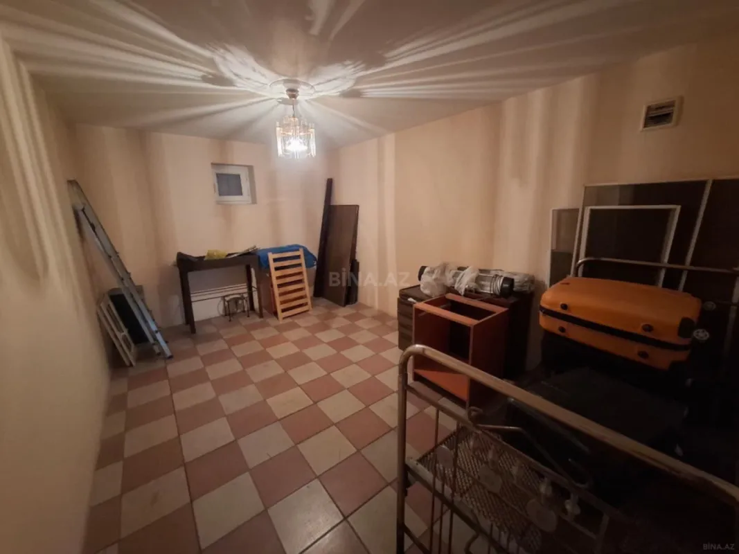 Kirayə verilir 10 otaqlı həyət evi 252 m²