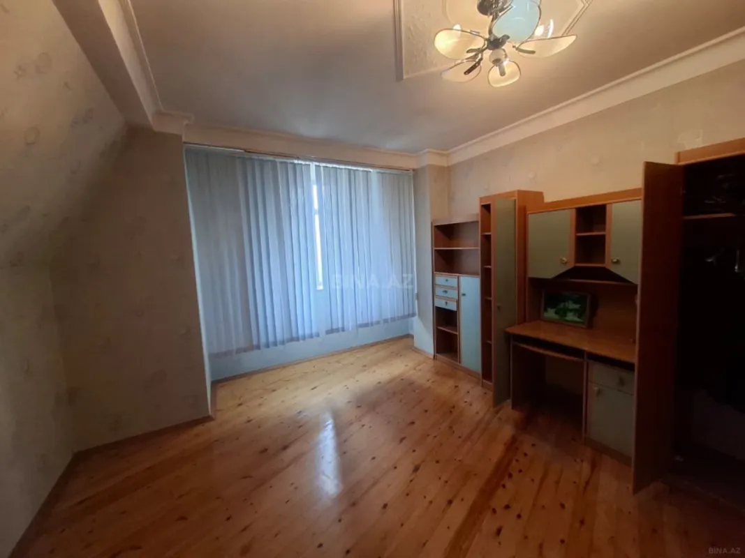 Kirayə verilir 10 otaqlı həyət evi 252 m²