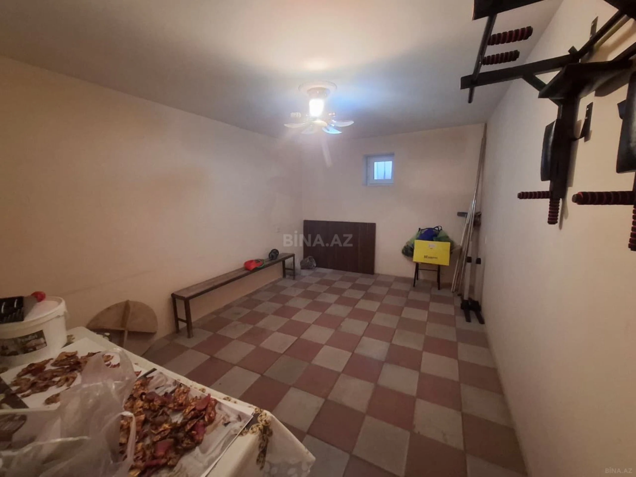 Kirayə verilir 10 otaqlı həyət evi 252 m²