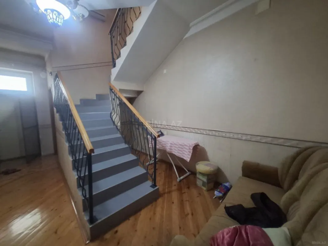 Kirayə verilir 10 otaqlı həyət evi 252 m²