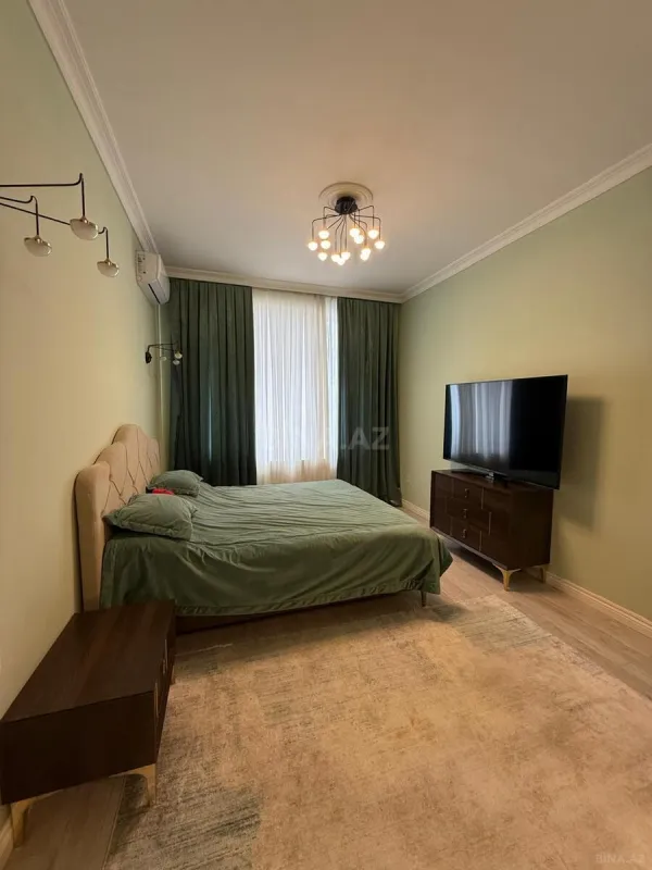 Kirayə verilir 4 otaqlı mənzil 200 m²