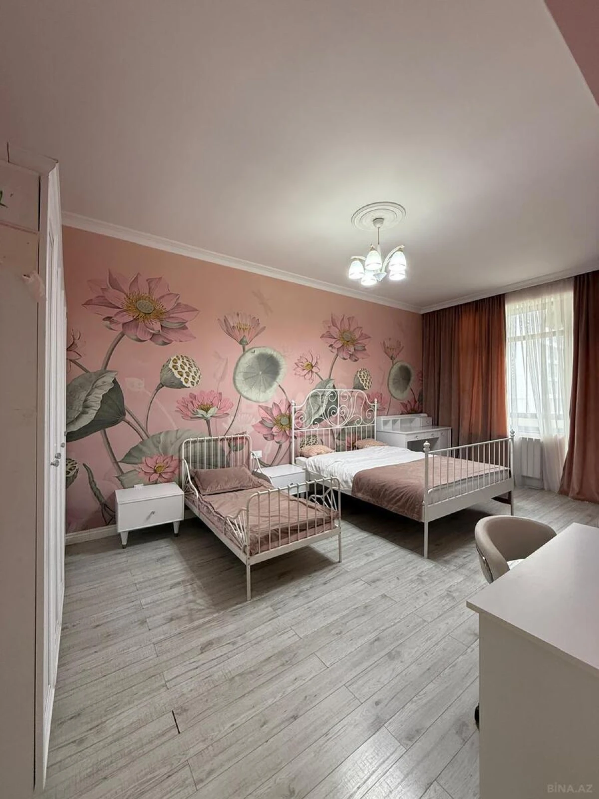 Kirayə verilir 4 otaqlı mənzil 200 m²