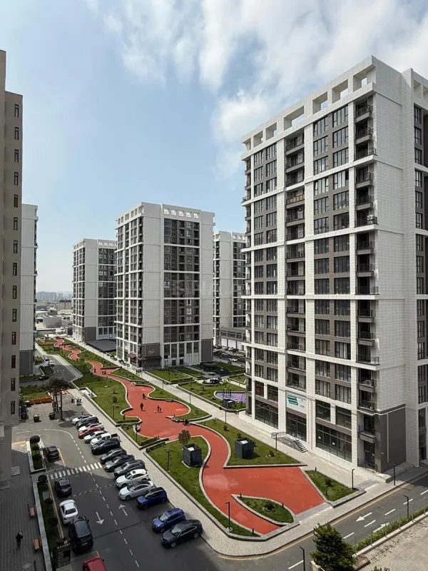 Kirayə verilir 4 otaqlı mənzil 200 m²