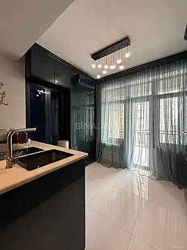 Kirayə verilir 4 otaqlı mənzil 200 m²