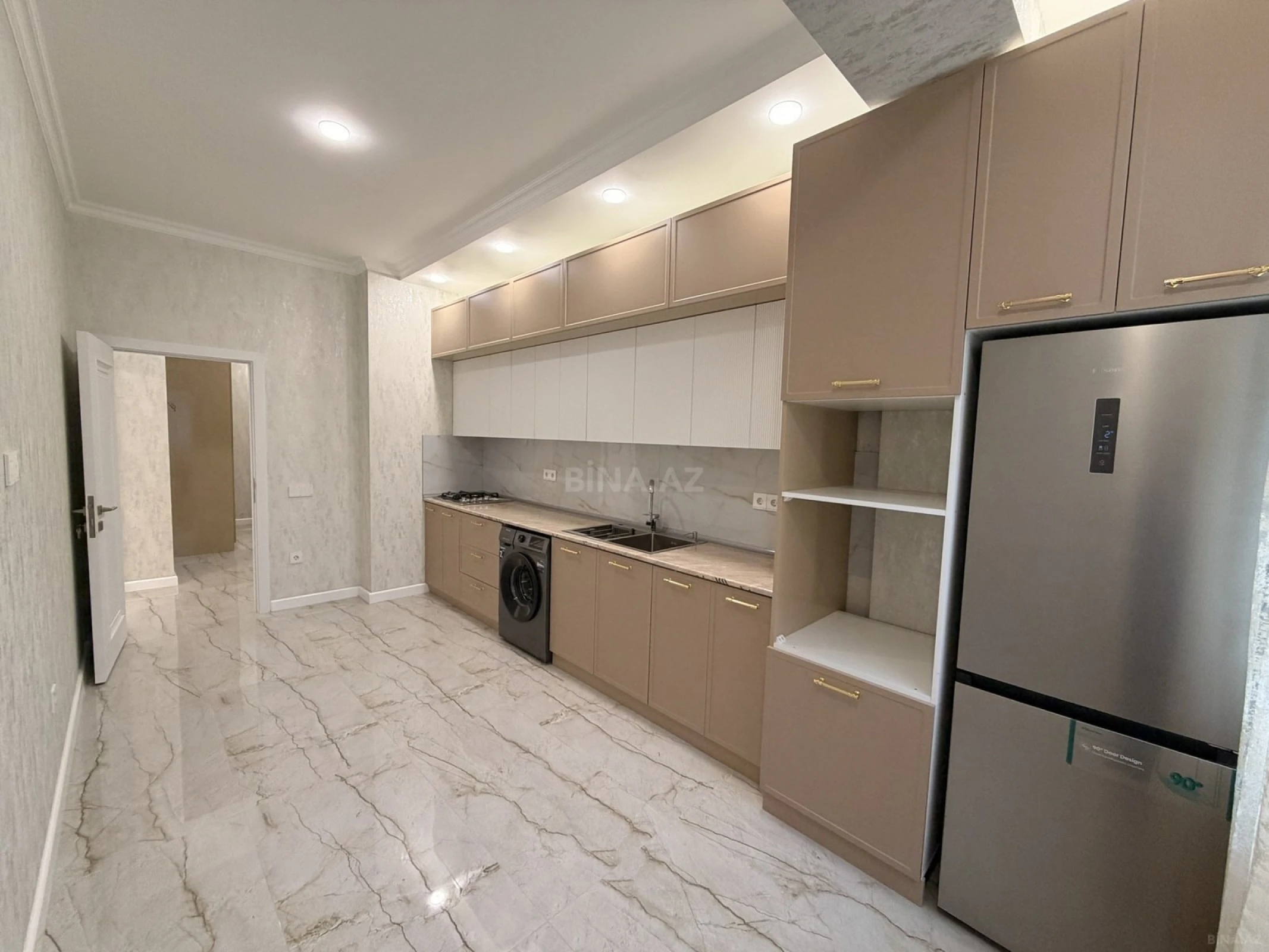 Kirayə verilir 2 otaqlı mənzil 79 m²