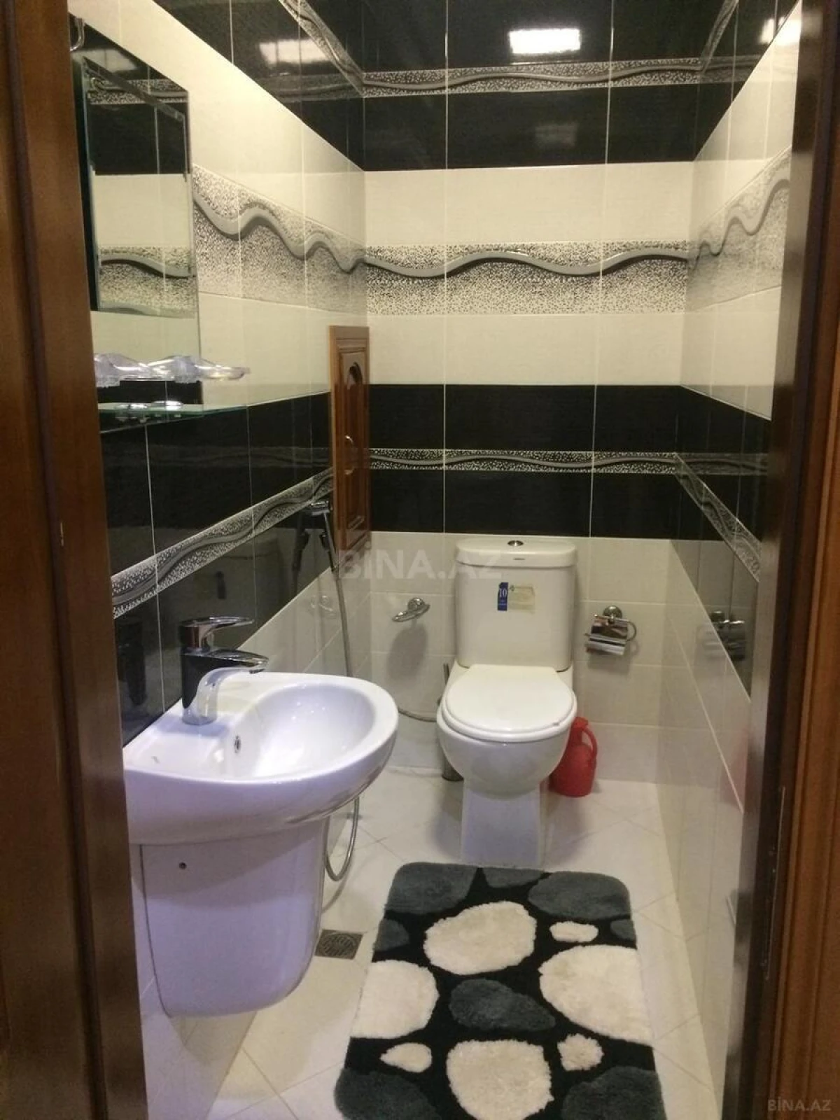 Kirayə verilir 2 otaqlı mənzil 85 m²