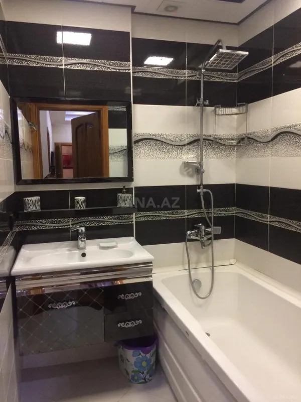 Kirayə verilir 2 otaqlı mənzil 85 m²