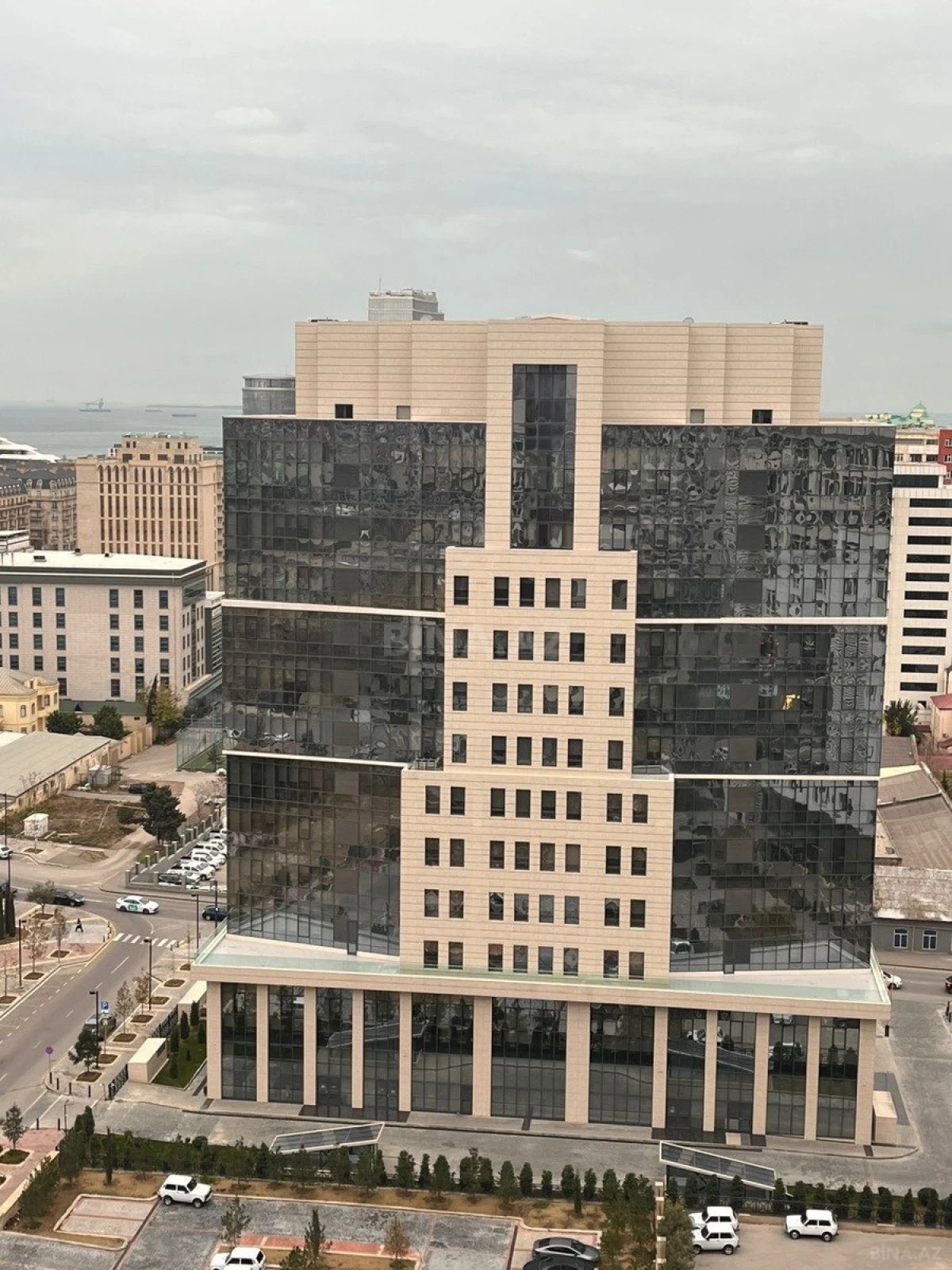 Satılır 3 otaqlı mənzil 94 m²