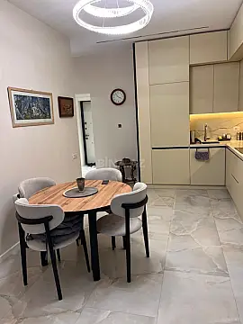 Satılır 3 otaqlı mənzil 94 m²