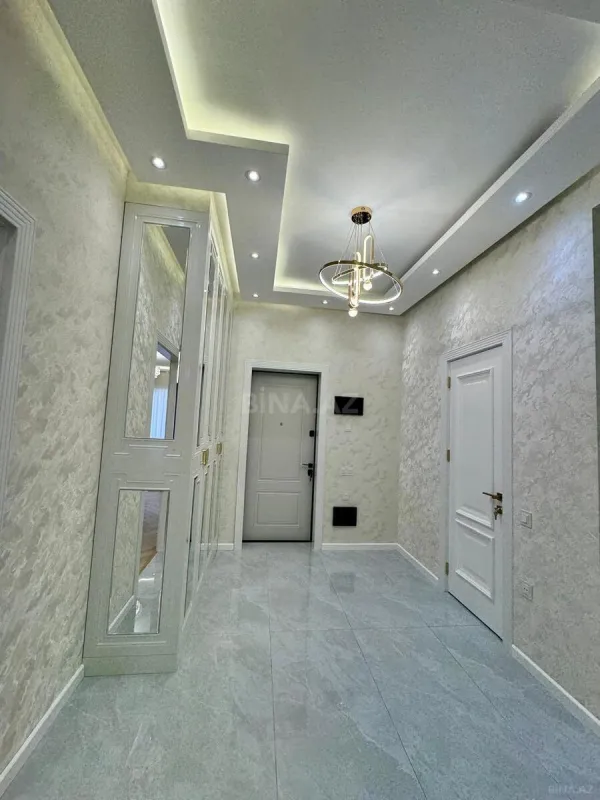 Satılır 3 otaqlı mənzil 107 m²