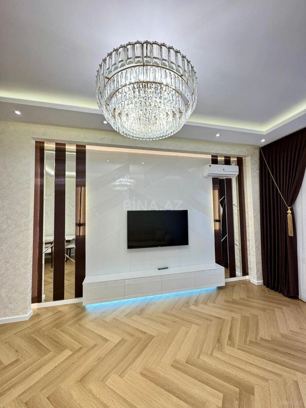 Satılır 3 otaqlı mənzil 107 m²