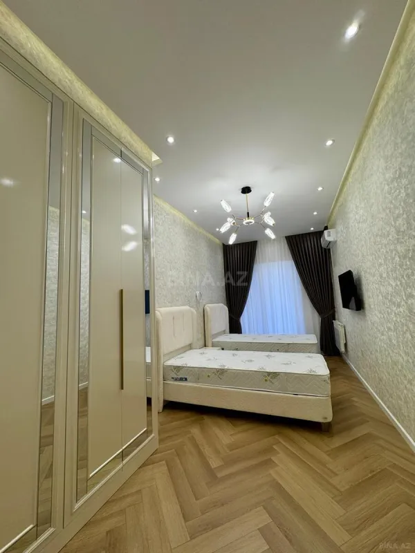 Satılır 3 otaqlı mənzil 107 m²