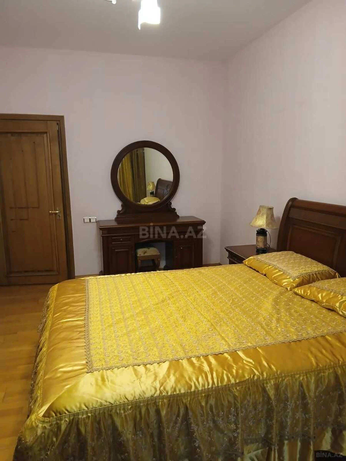 Kirayə verilir 3 otaqlı mənzil 140 m²