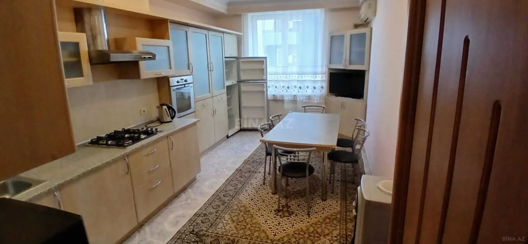 Kirayə verilir 3 otaqlı mənzil 140 m²