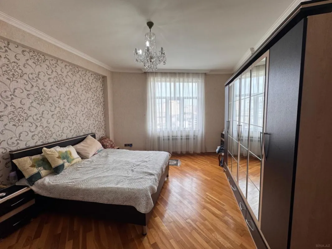 Kirayə verilir 3 otaqlı mənzil 130 m²