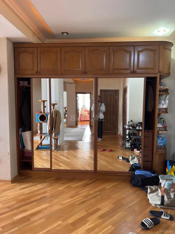 Kirayə verilir 3 otaqlı mənzil 130 m²