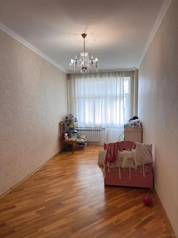 Kirayə verilir 3 otaqlı mənzil 130 m²