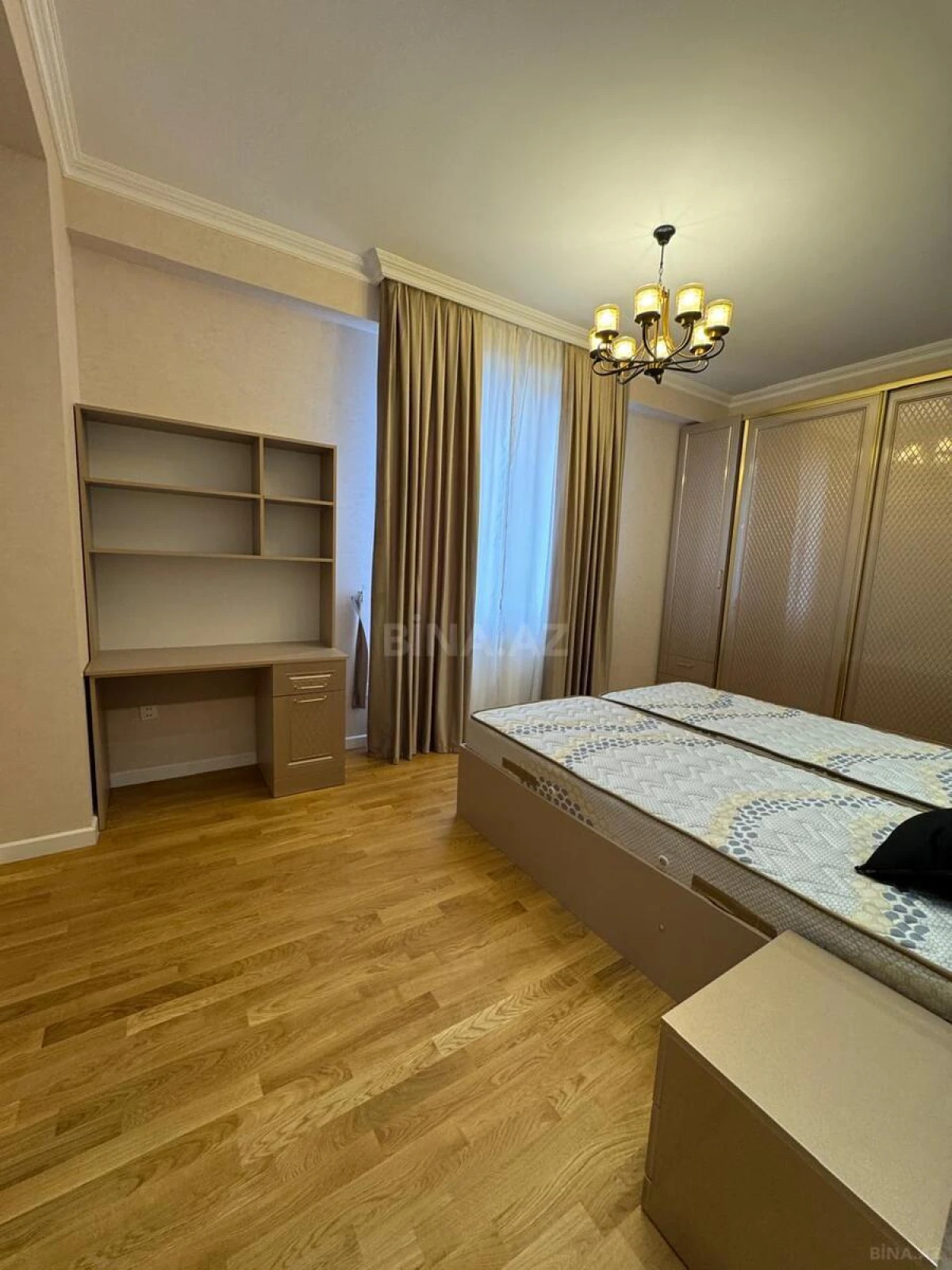 Kirayə verilir 3 otaqlı mənzil 130 m²