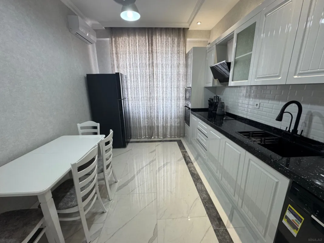 Kirayə verilir 3 otaqlı mənzil 130 m²