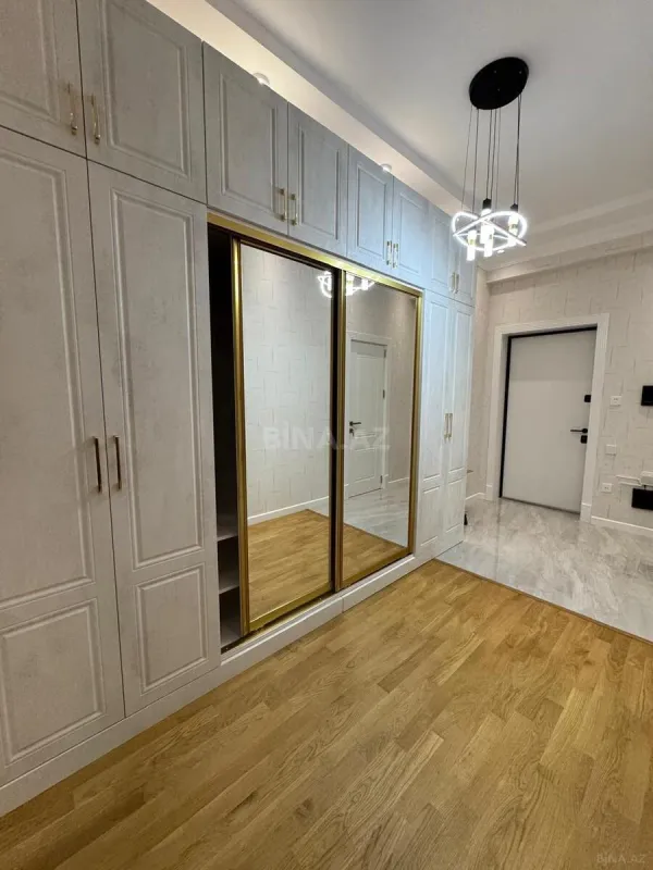 Kirayə verilir 3 otaqlı mənzil 130 m²