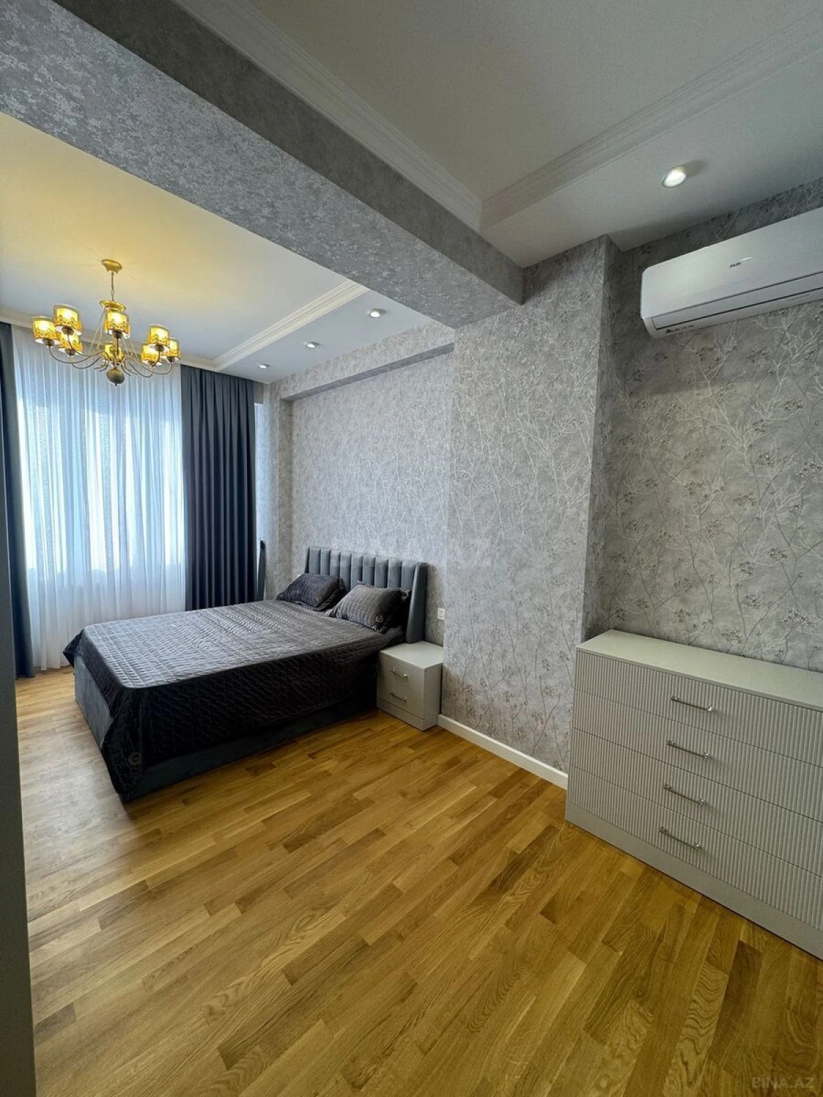 Kirayə verilir 3 otaqlı mənzil 130 m²
