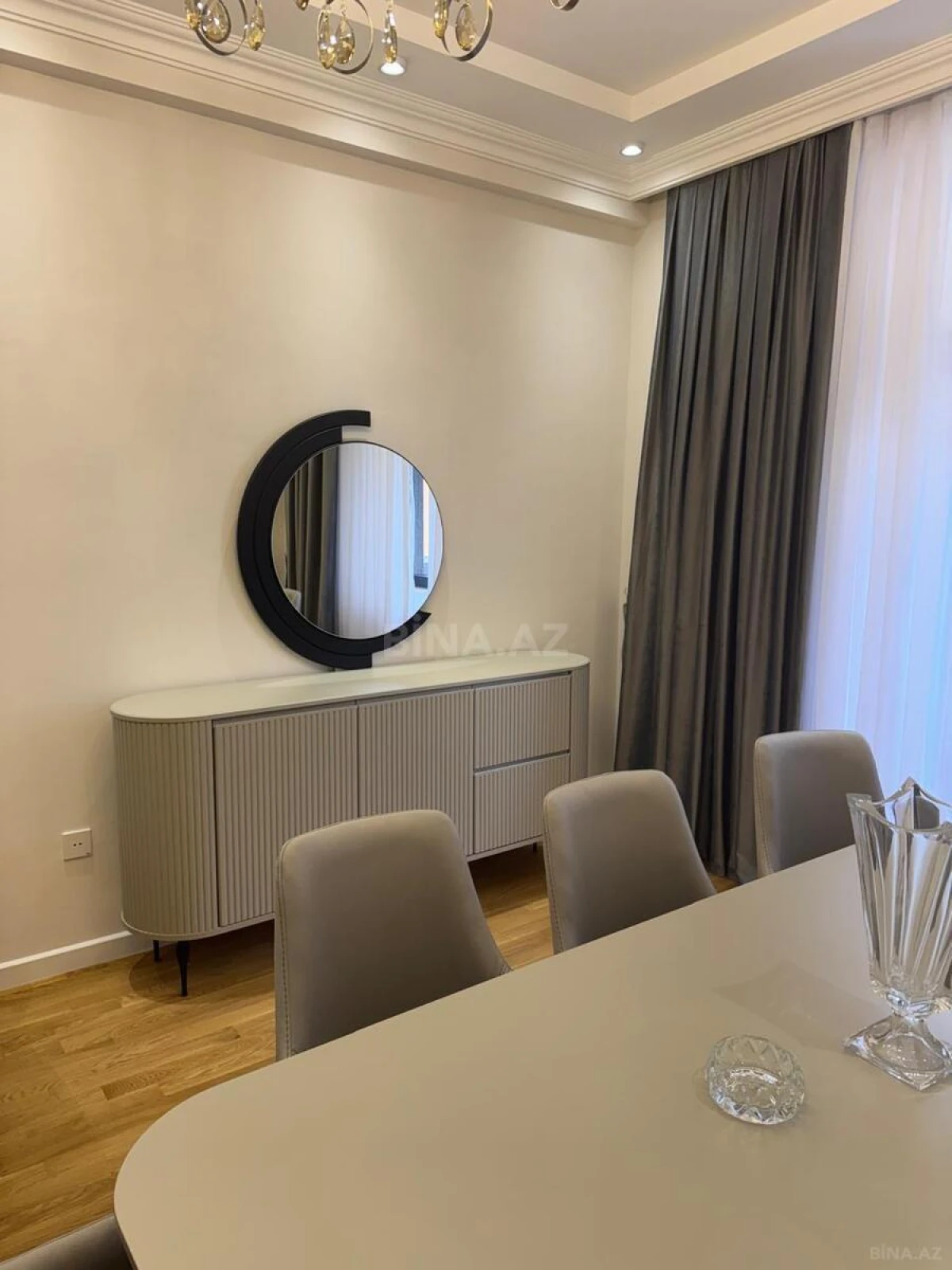 Kirayə verilir 3 otaqlı mənzil 130 m²