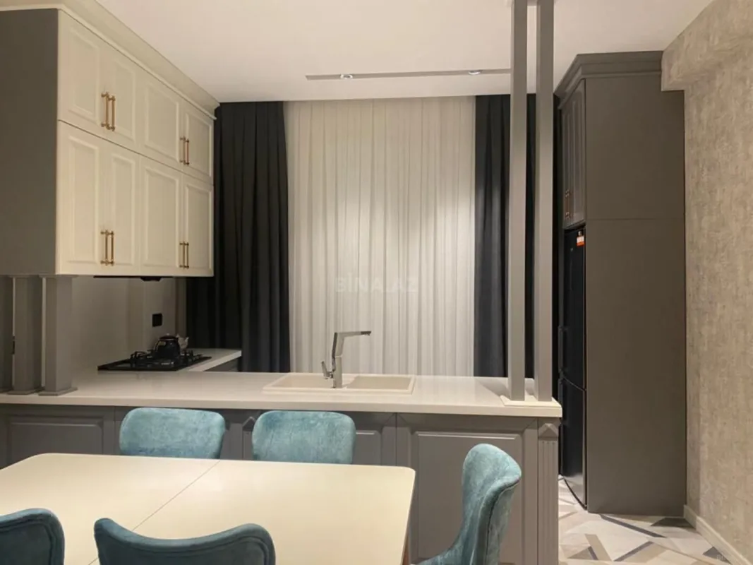 Kirayə verilir 2 otaqlı mənzil 75 m²