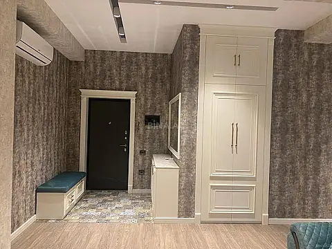 Kirayə verilir 2 otaqlı mənzil 75 m²