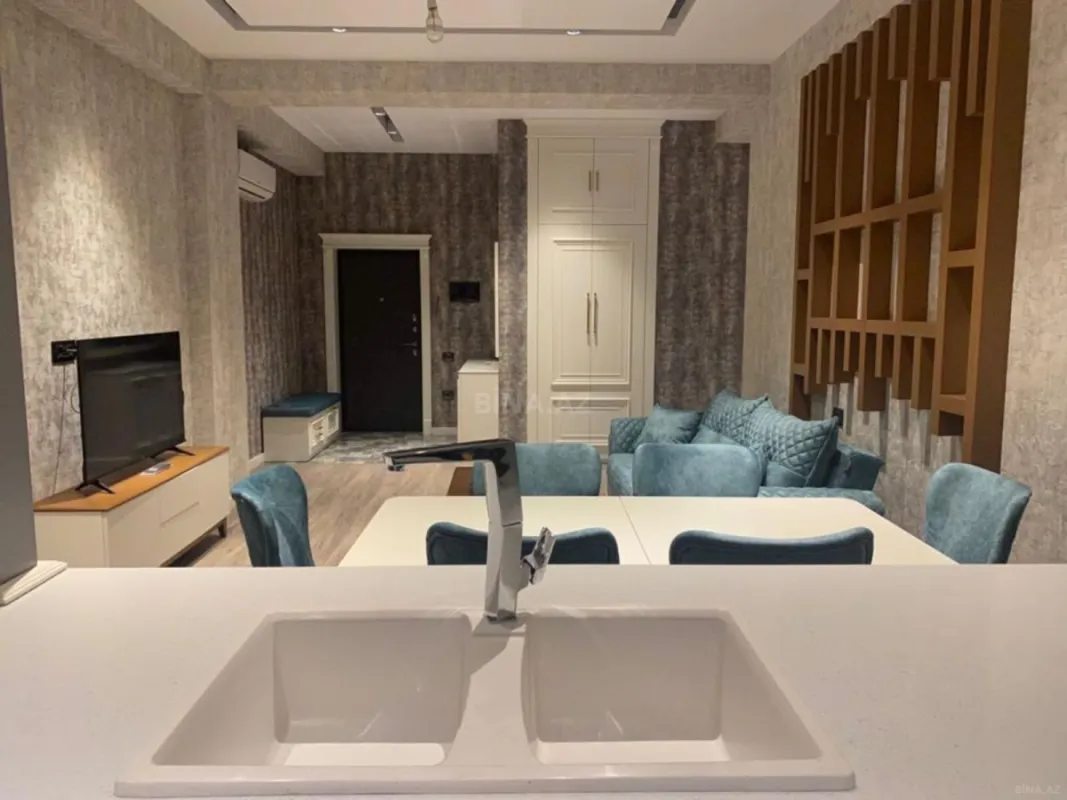 Kirayə verilir 2 otaqlı mənzil 75 m²