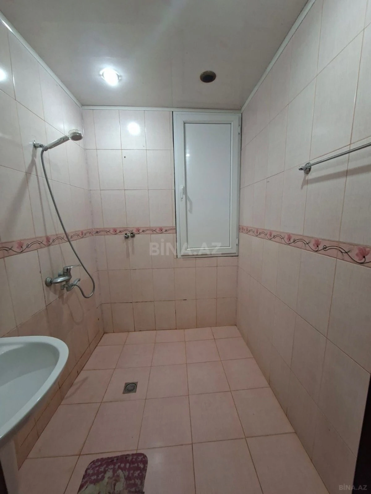 Satılır 2 otaqlı mənzil 70 m²