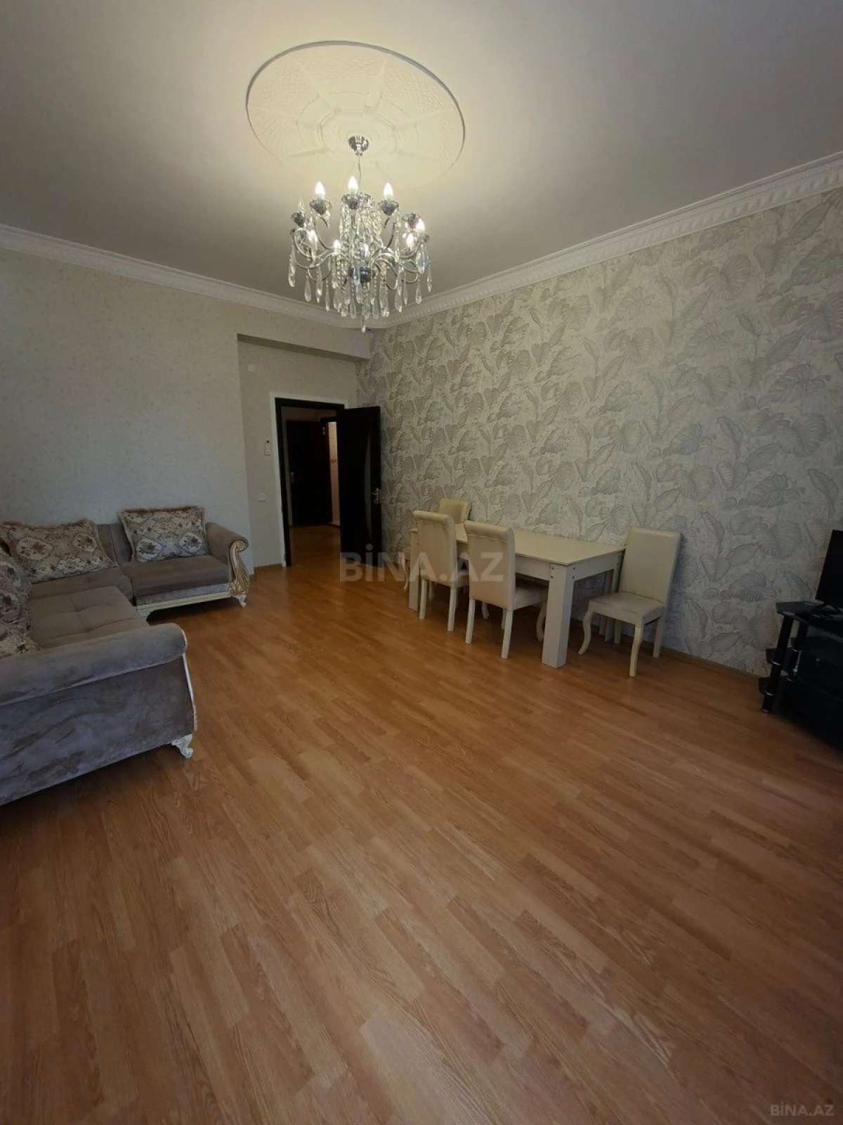 Satılır 2 otaqlı mənzil 70 m²