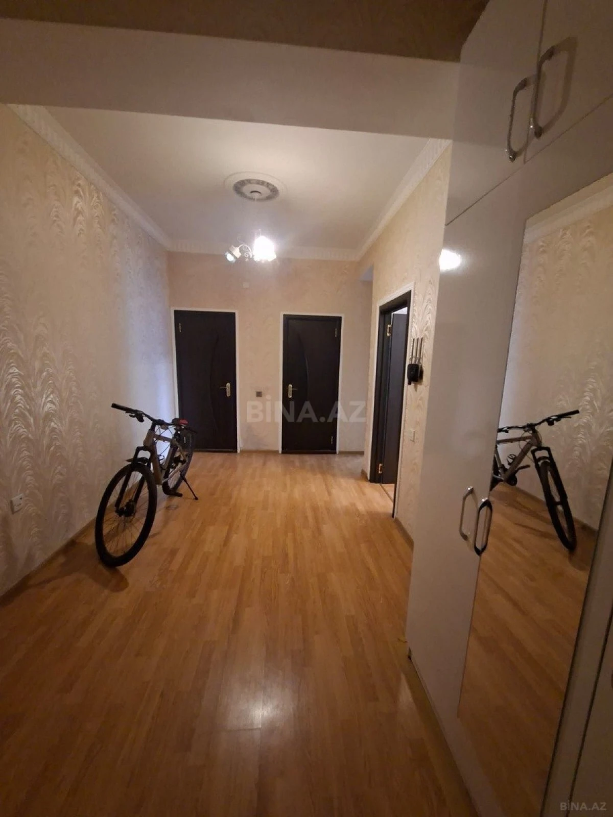 Satılır 2 otaqlı mənzil 70 m²