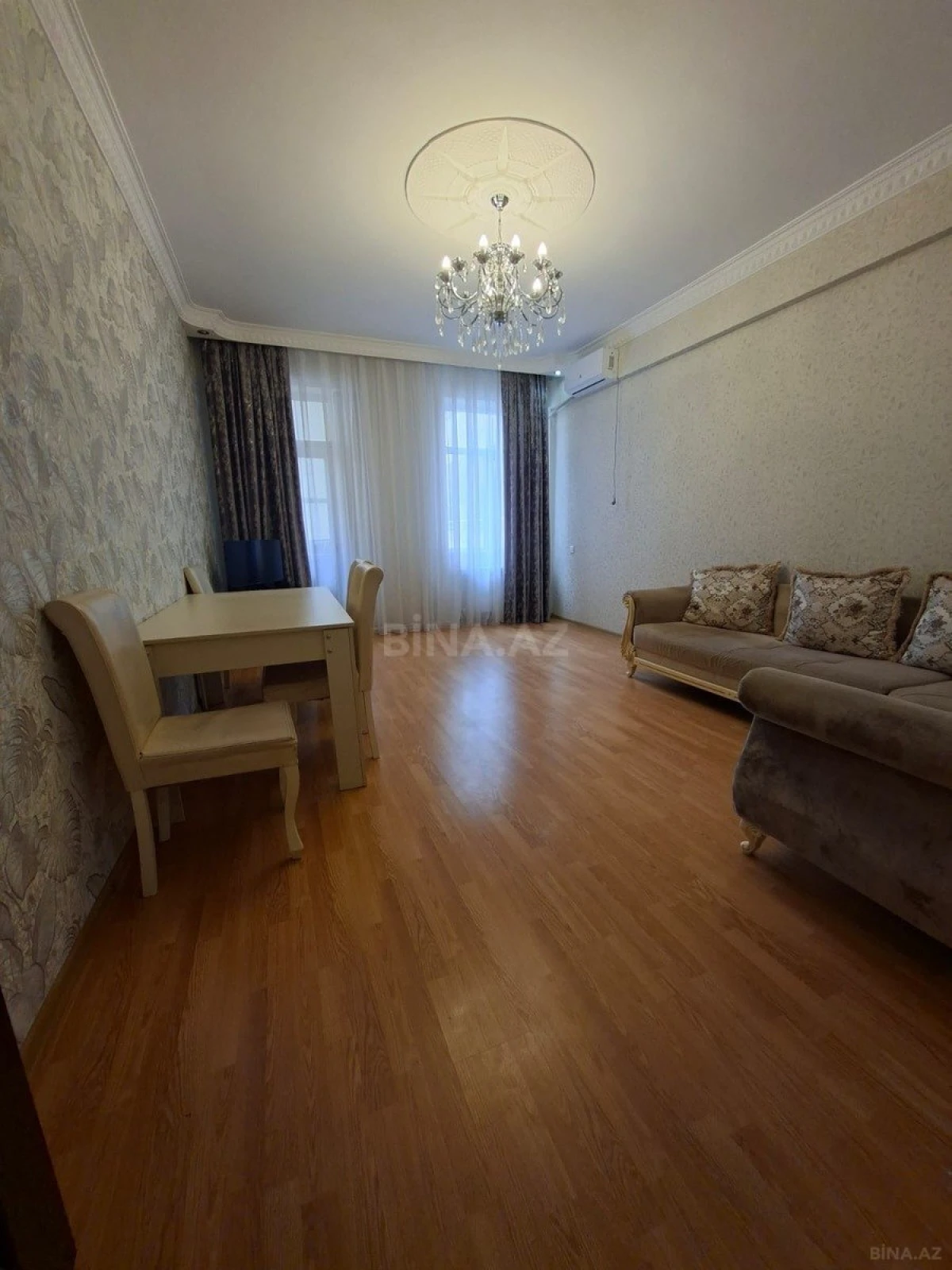 Satılır 2 otaqlı mənzil 70 m²