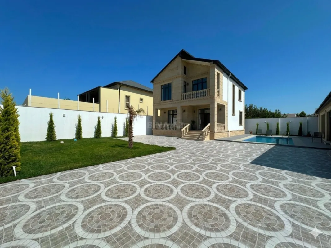 Satılır 5 otaqlı həyət evi 250 m²