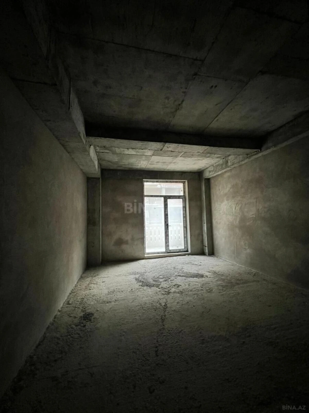 Satılır 4 otaqlı mənzil 163 m²
