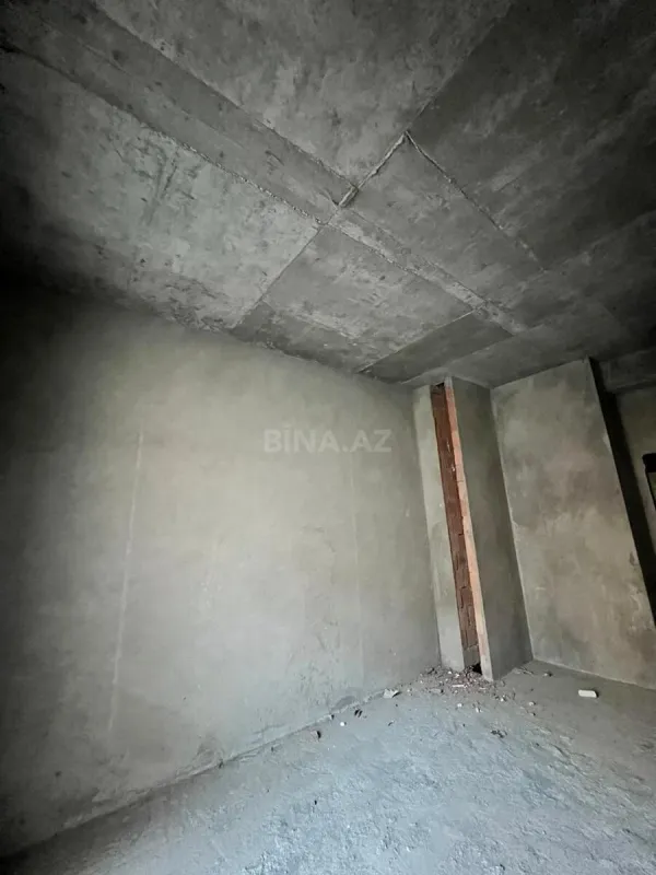 Satılır 4 otaqlı mənzil 163 m²