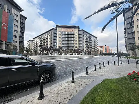 Satılır 4 otaqlı mənzil 163 m²
