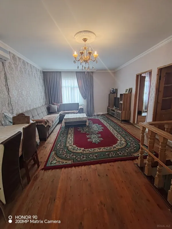 Satılır 6 otaqlı həyət evi 160 m²