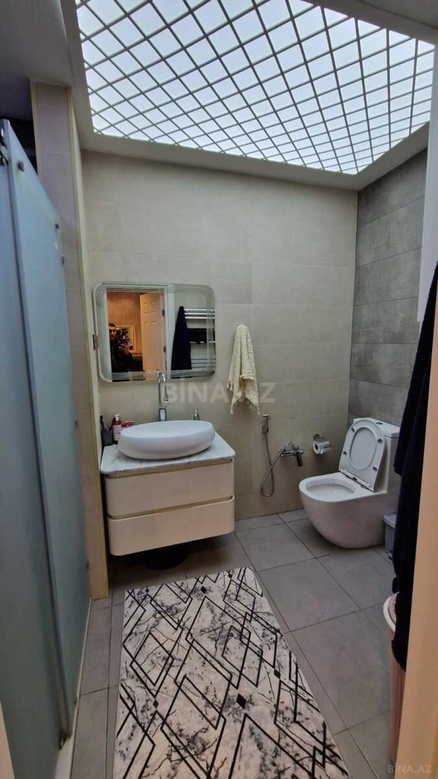 Satılır 2 otaqlı mənzil 63 m²