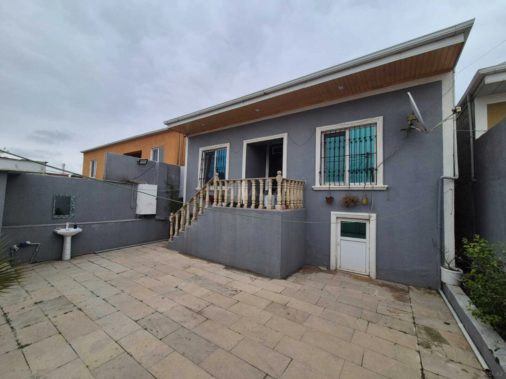 Satılır 4 otaqlı həyət evi 120 m²