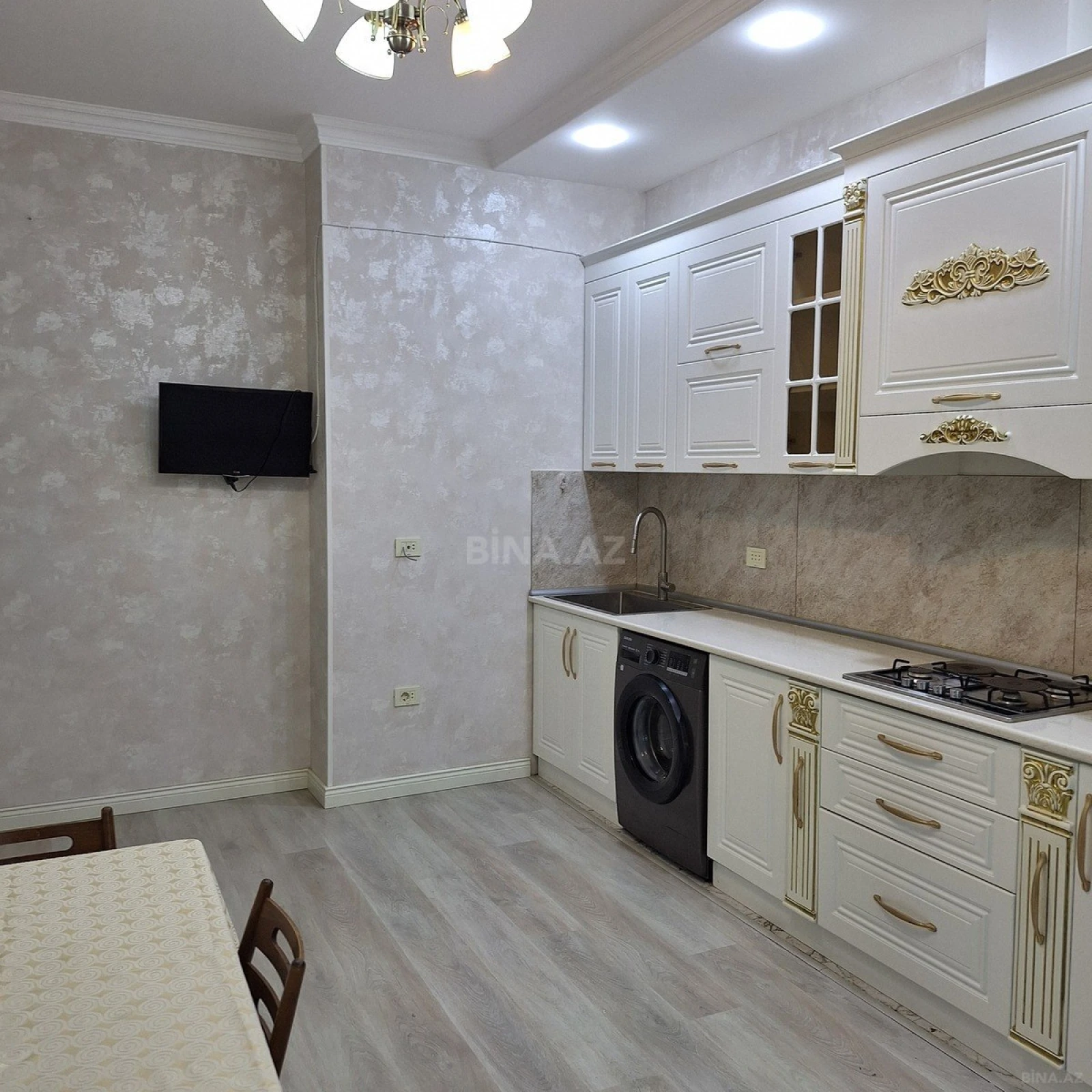 Kirayə verilir 3 otaqlı mənzil 93 m²
