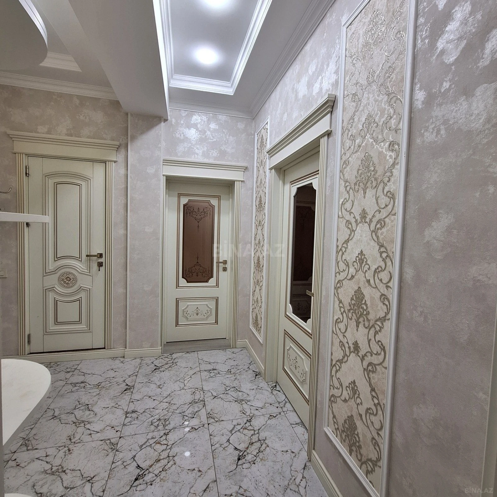 Kirayə verilir 3 otaqlı mənzil 93 m²