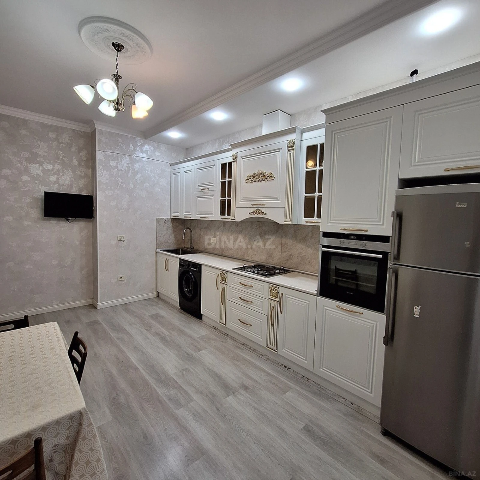 Kirayə verilir 3 otaqlı mənzil 93 m²