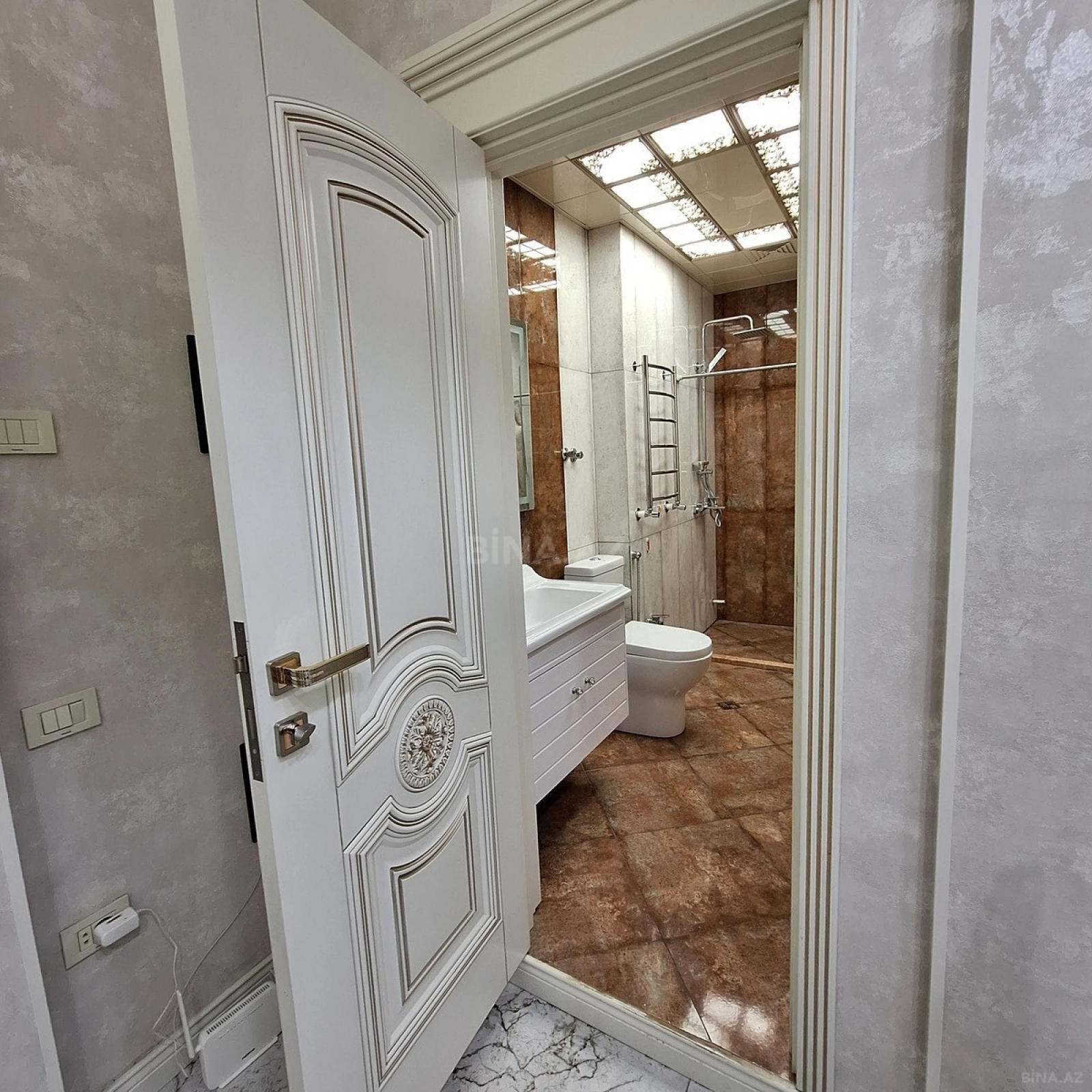 Kirayə verilir 3 otaqlı mənzil 93 m²