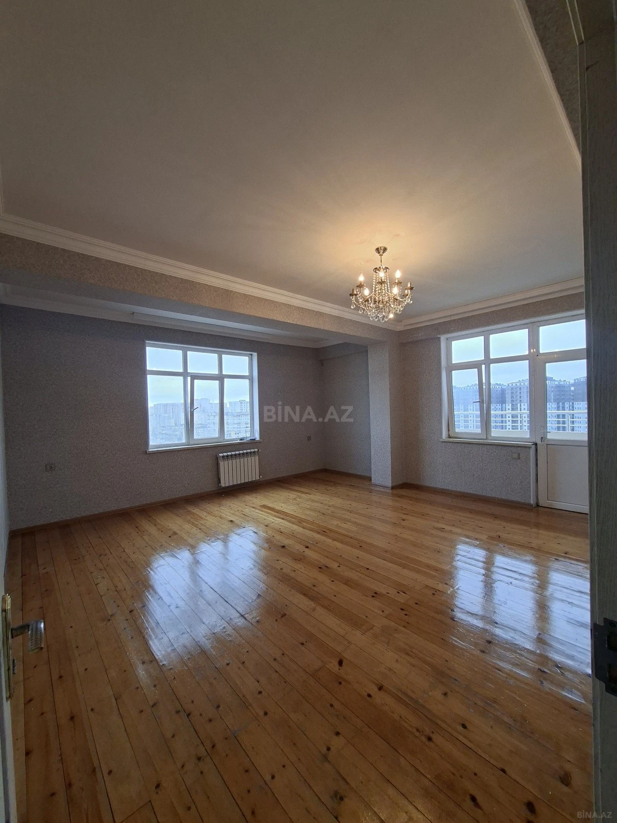 Kirayə verilir 3 otaqlı mənzil 130 m²