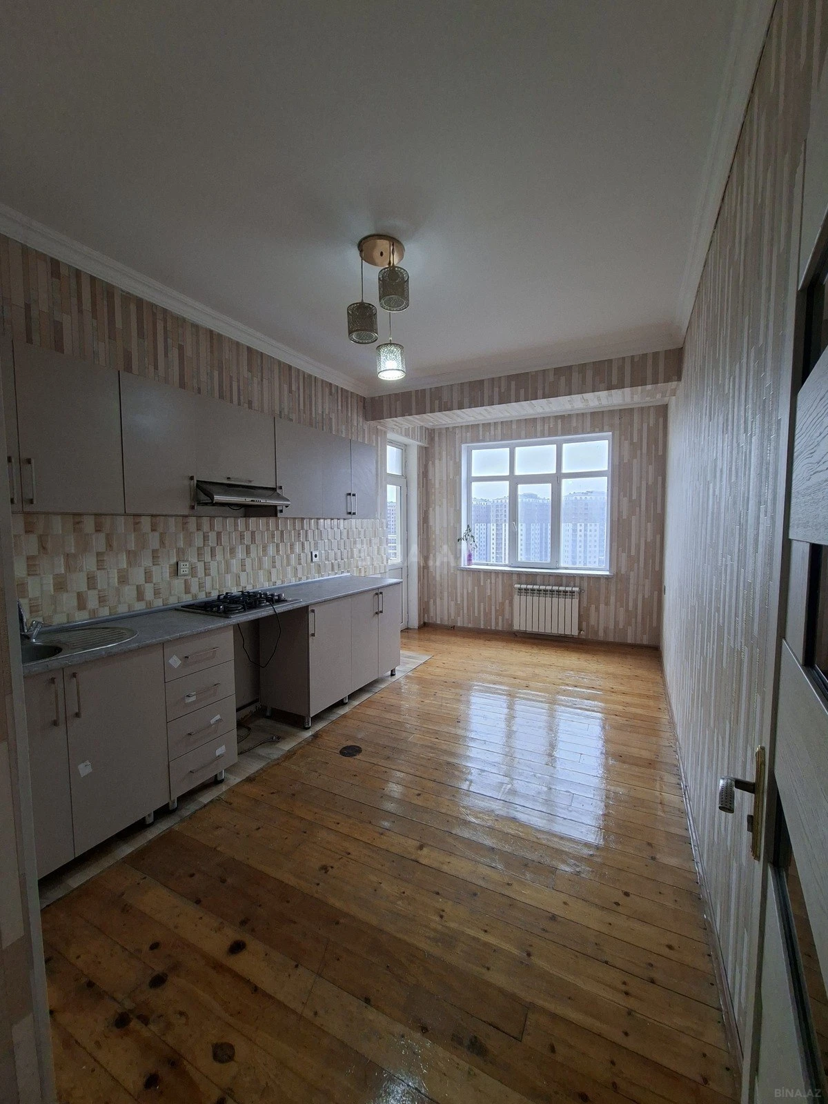 Kirayə verilir 3 otaqlı mənzil 130 m²