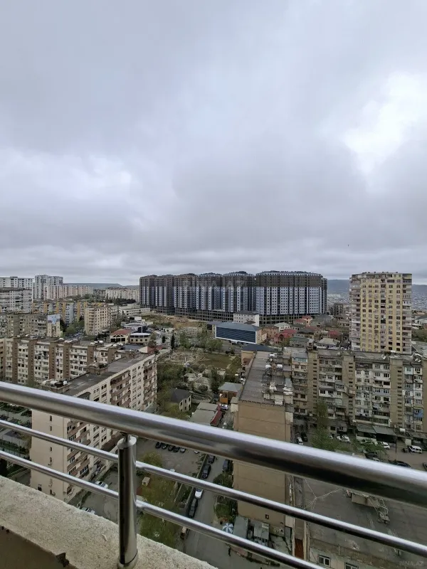 Kirayə verilir 3 otaqlı mənzil 130 m²