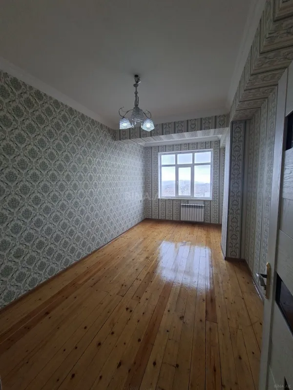 Kirayə verilir 3 otaqlı mənzil 130 m²