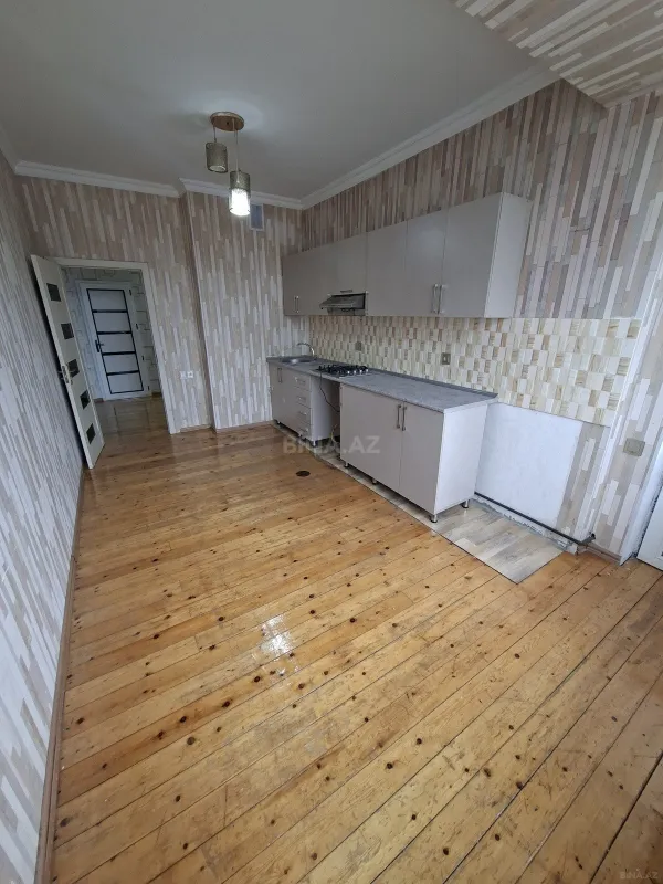 Kirayə verilir 3 otaqlı mənzil 130 m²