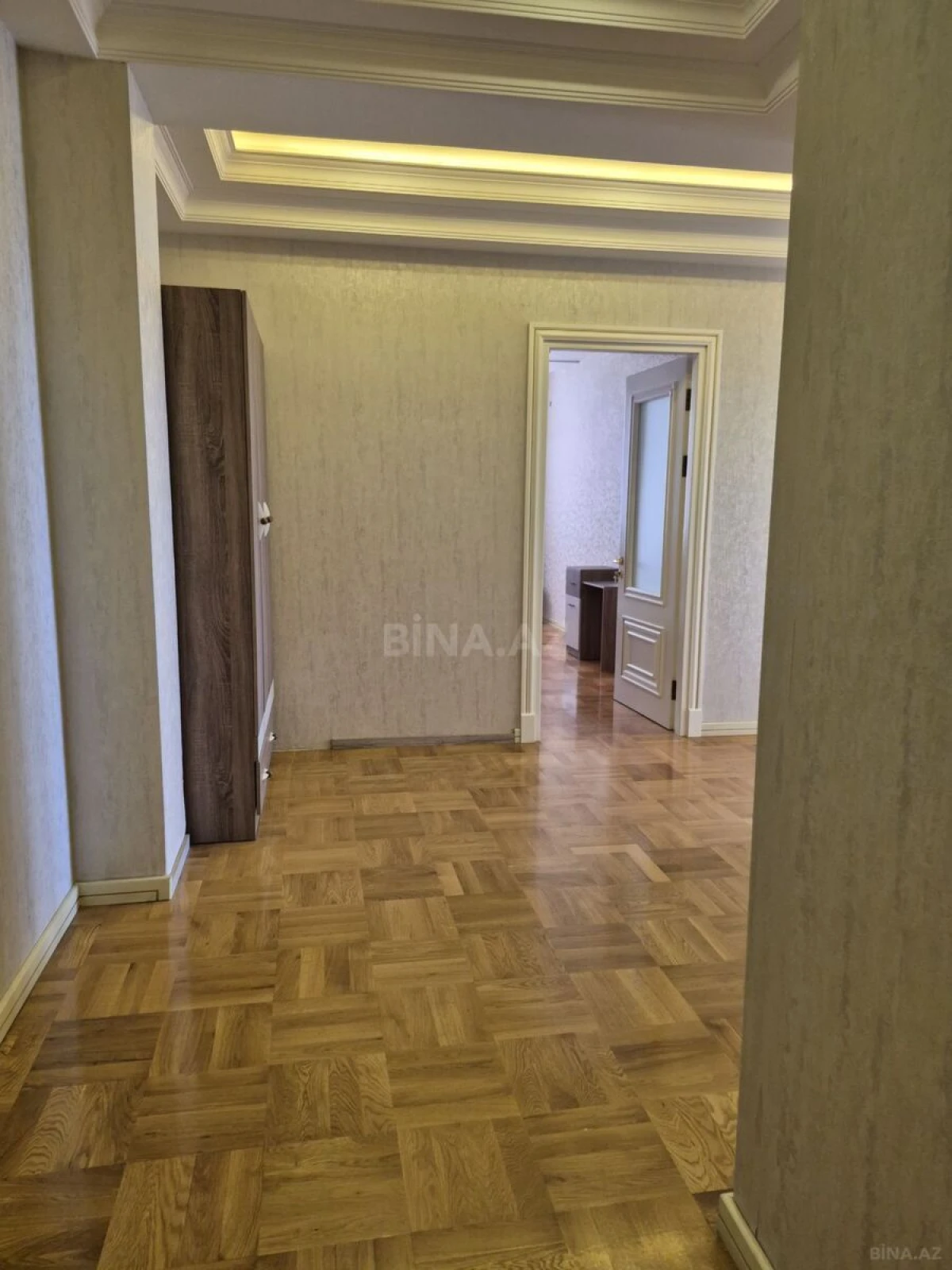 Kirayə verilir 2 otaqlı mənzil 90 m²